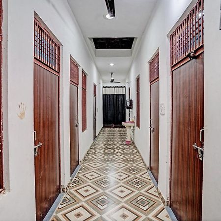 Oyo Double Ss Hotel Hāthras Buitenkant foto